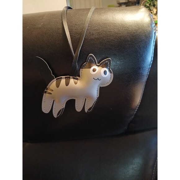 Pleather Gray Black Striped CAT Keyring Keychain Key Ring KITTY - Picture 6 of 6